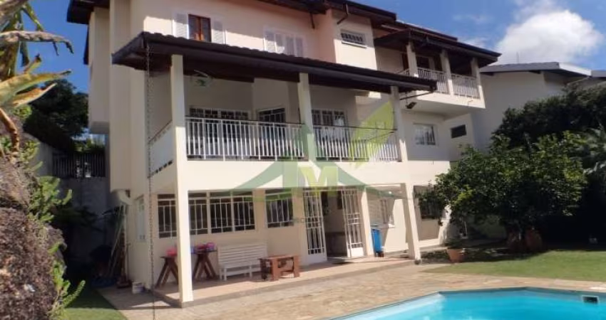 Linda Casa em Atibaia na Vila Gardênia 522m²