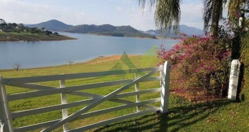 Sítio à Beira da Represa em Piracaia - 30 mil m²