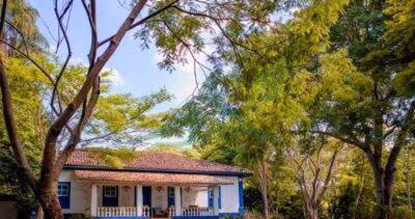 Fazenda  de 1780: Experiência Única de Viver no Passado com Conforto