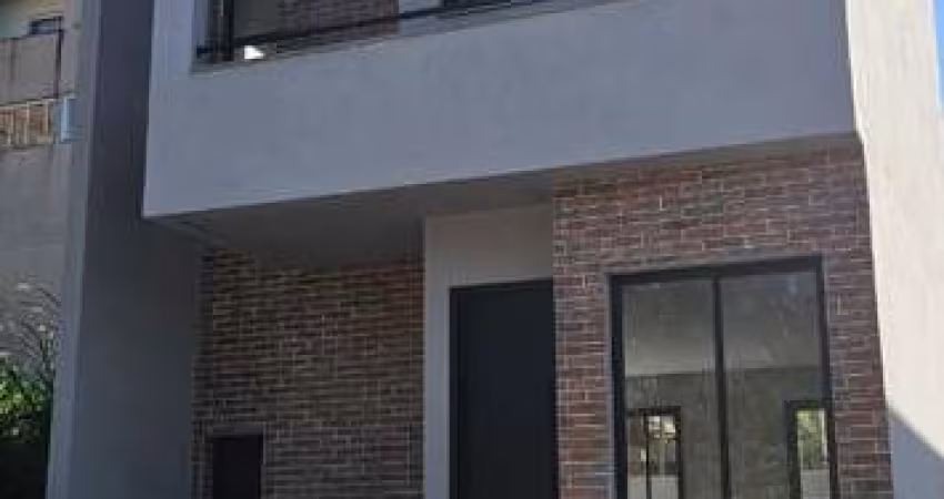 Sobrado com 2 quartos, 120m², à venda em Curitiba, Santa Cândida