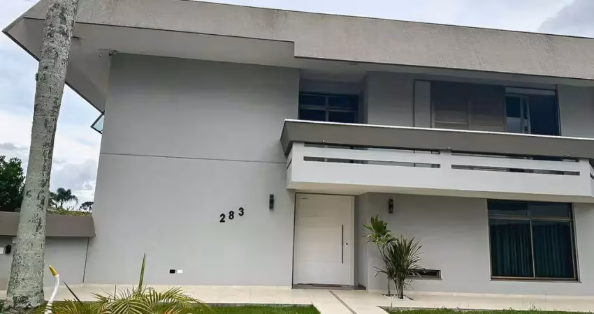 Casa no Jardim Social  alto Padrão - 6 Quartos, 4 Suítes, Piscina e Amplo Terreno