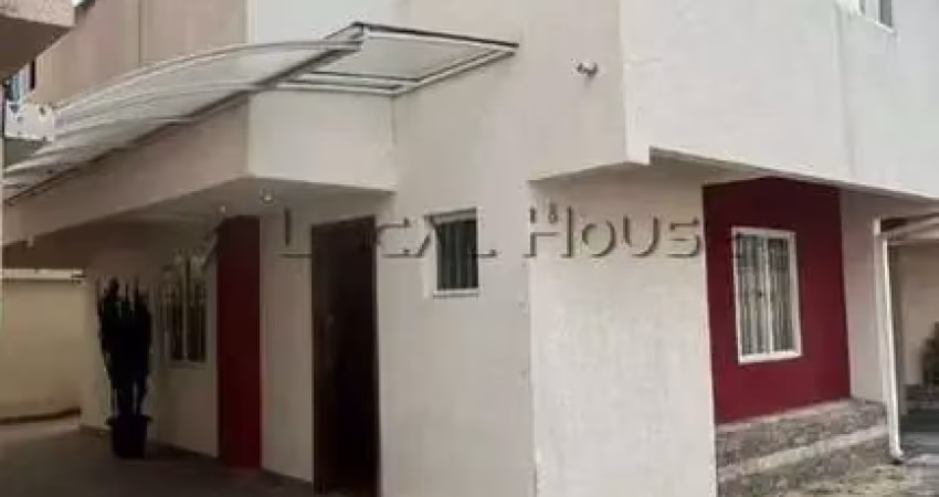 Sobrado com 3 quartos em condomínio fechado a venda bacacheri