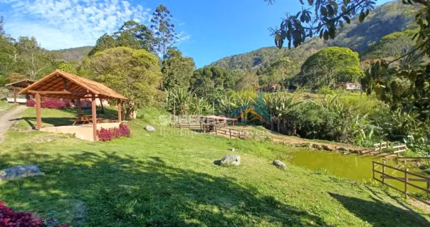Mini Sítio 6000 m2, 3 Suítes, Lago, Riacho, Córrego das Pedras, Teresópolis, RJ