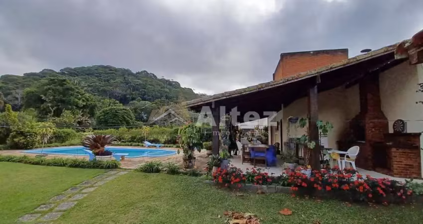 Chácara 11.700 m2, casa linear, 4 quartos, piscina, sauna, pomar, albuquerque, teresópolis