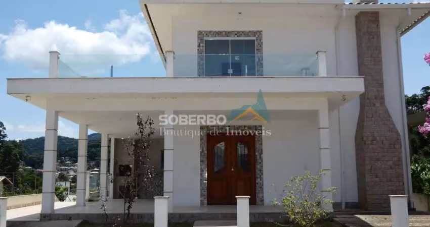 Casa 4 Suítes, Condomínio Com Piscina e Lazer Completo, Vargem Grande, Teresópolis.