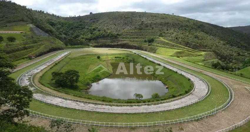 Haras com 3 raias (grama, areia e polytrack), 80 baias, infra profissional, teresópolis, rj