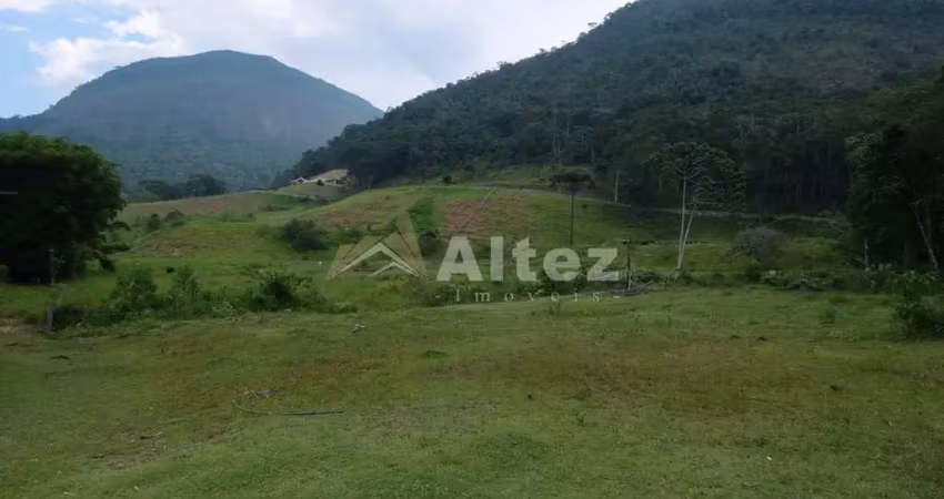 Sítio 3 suítes, bela vista, cachoeira, rio, lago, 1.394.000m2, serrinha, teresópolis, rj