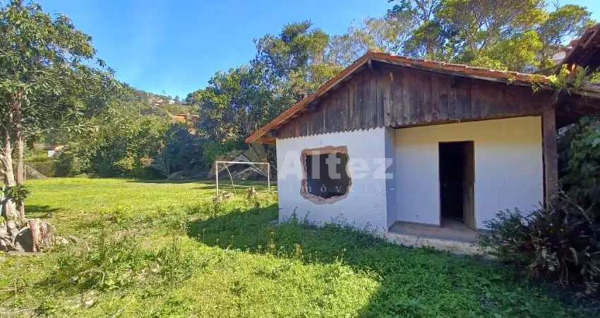 Casa 2 quartos, terreno plano com 750 m2 condomínio, albuquerque, teresópolis