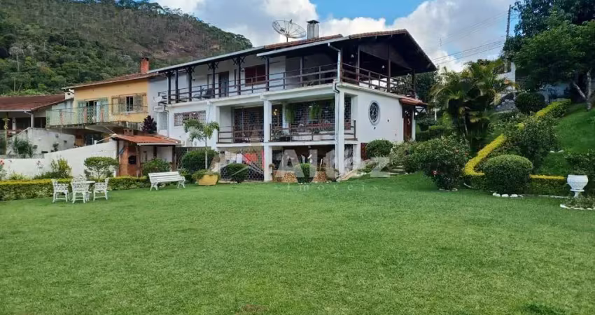 Casa 5 quartos (3 suites), terreno c/ 1600 m2, piscina, jardim cascata, teresópolis