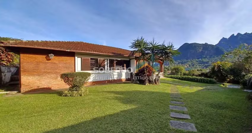 Casa Linear, 3 quartos +3 Anexos, Quintal, Piscina, Caxangá, Teresópolis