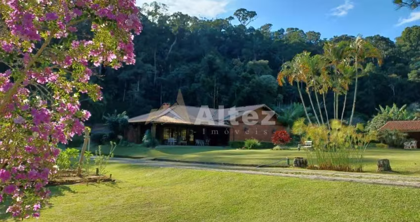 Chácara com 9000 m2, casas c/ 4 quartos, piscina, futebol, fazenda boa fé, teresópolis, rj