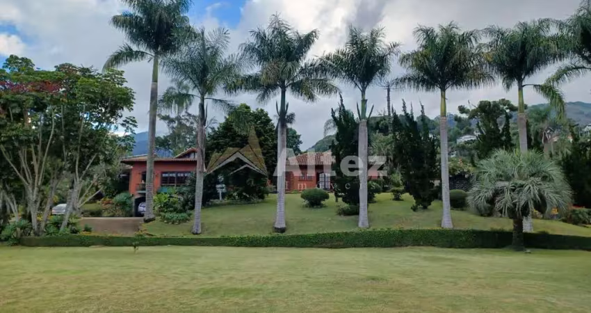 Chácara de alto padrão, 4 suítes, heliponto, piscina, parque do imbuí, teresópolis