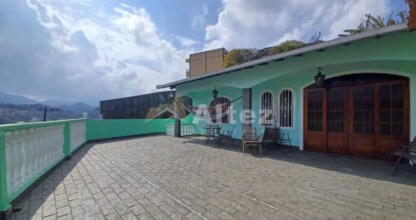 Casa 3 quartos, quintal, fazendinha, teresópolis, rj