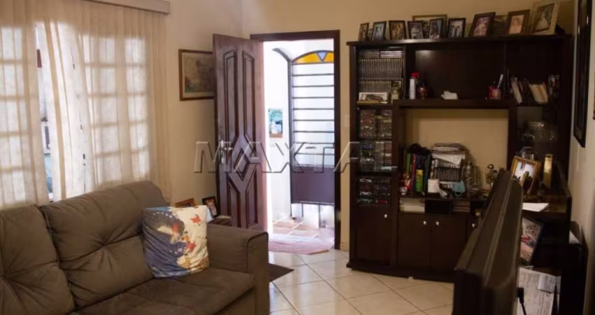 Casa à venda na Vila Irmãos Arnoni, de 3 dormitórios, 1 suíte e 2 vagas de garagem.