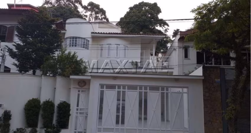 Sobrado na Vila Albertina, com 4 dormitórios, 4 suítes com closet em todas, 6 banheiros e 6 vagas.
