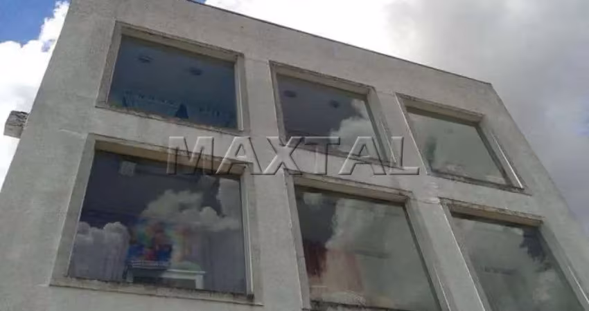 Prédio comercial 5.213m², 2 andares , salões amplos , localizado próximo a estação de metrô Santana.