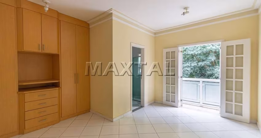 Sobrado à venda no Jardim São Bento. Com 5 suítes, sala, cozinha e 5 vagas.