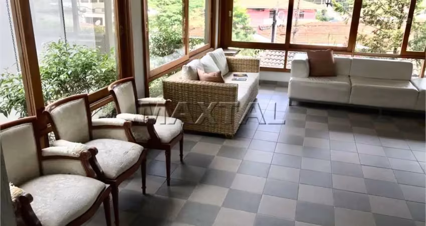 Sobrado no jardim são bento, 840m²,  6 dormitórios, 6  suítes, 7 banheiros e 7 vagas.