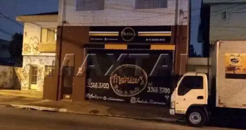 Prédio residencial e comercial com 283m² composto por 2 apartamentos e uma loja no  jardim brasil
