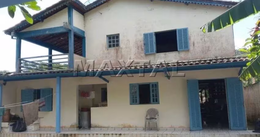 Sobrado em ubatuba, na praia de picinguaba ,3 dormitórios ,3 banheiros e 2 varandas.