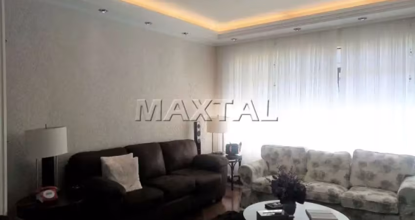Casa de 3 andares no jardim frança, 840m², 8 dormitórios, 5 suítes e 8 vagas de garagem.