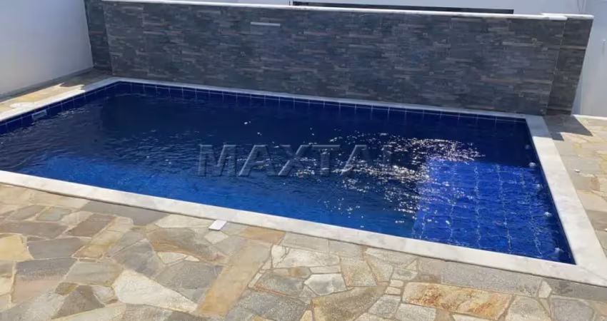 Casa Térrea 3 Quartos Suíte Master com Piscina, Residencial Vitória!