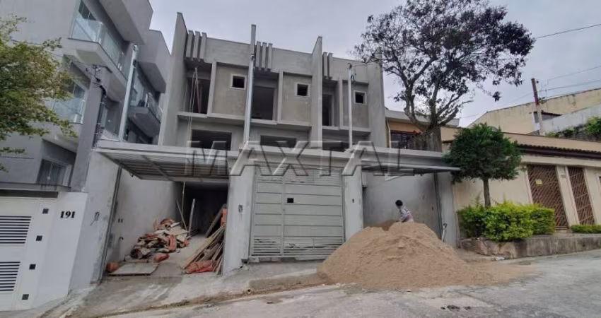 Casa à venda na Vila Roque, 3 dormitórios, 4 banheiros, 1 sala e 2 vagas de garagem.