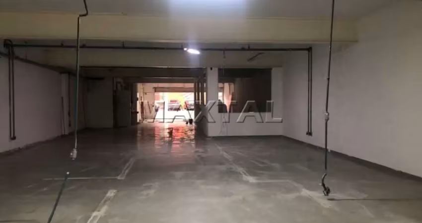 Prédio comercial, 3 andares, 1.500m², 20 salas, 15 banheiros, portão automático em santana.