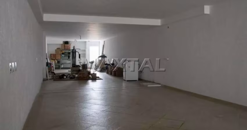 Sobrado de 450 m², vila mariza  mazzei,  3 dormitórios, 1 suíte, 1 sala, 1 cozinha e 1 banheiro.