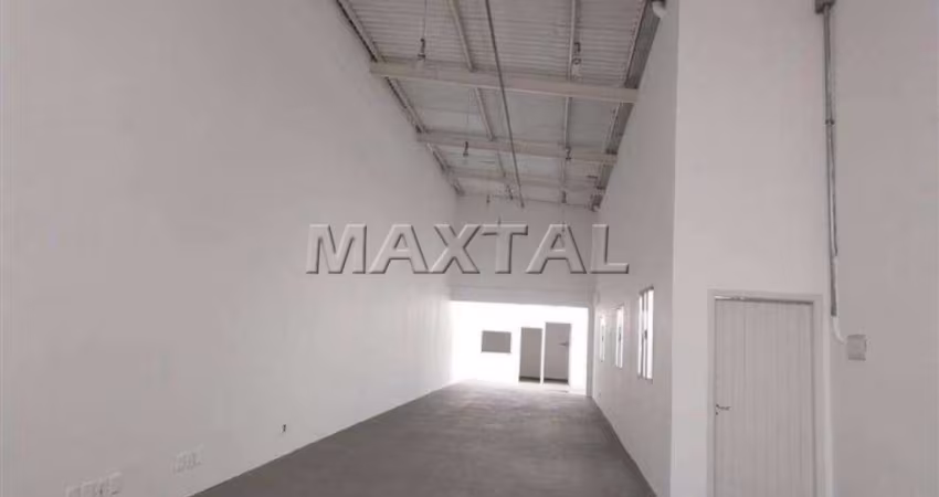 Galpão comercial para locação, localizado em frente à futura estação do metrô, de 180m² e 4 vagas.