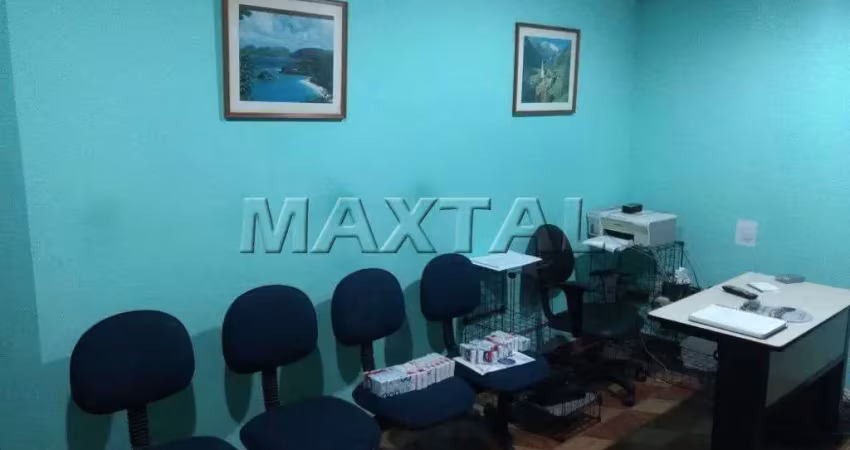 Sala comercial de 70m², 3 escritórios, 2 banheiros, 1 copa, e 1 vaga de garagem em santana.
