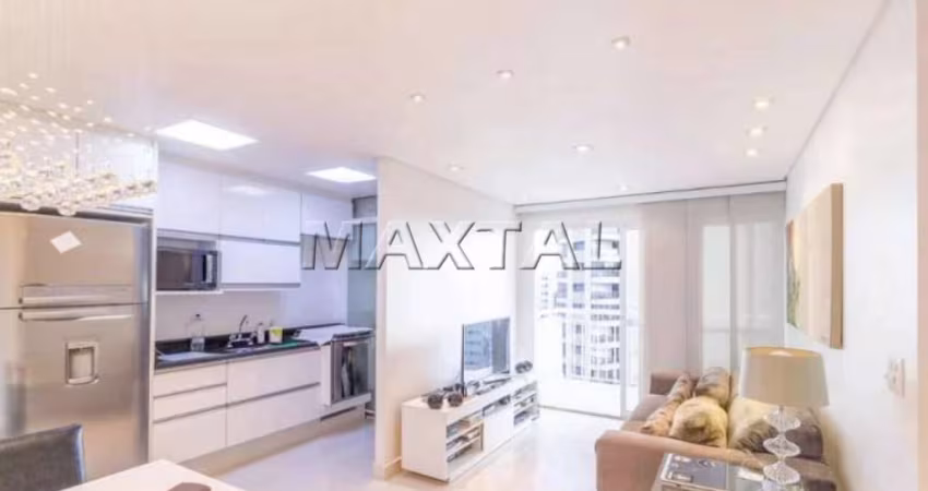 Apartamento em Santana, 70m², 2 quartos, 1 suíte, 2 vagas, sala para 2 ambientes e  área de serviço.
