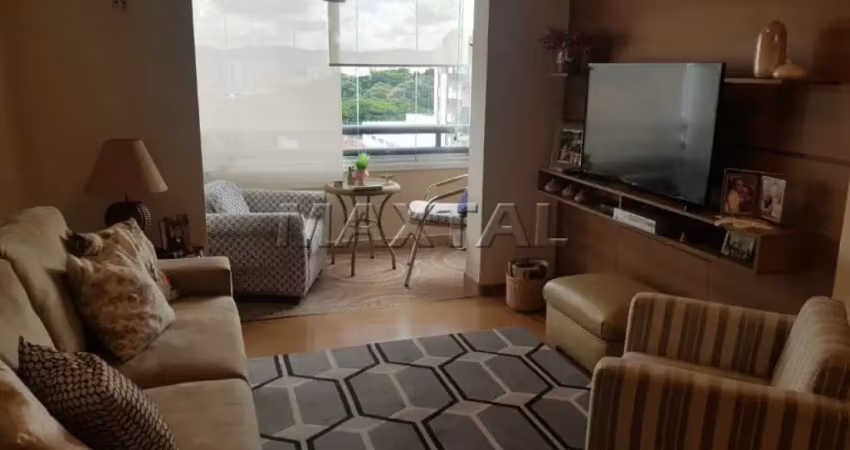 Apartamento à venda com 3 dormitórios e sacada, à 800 metros do metrô santana.