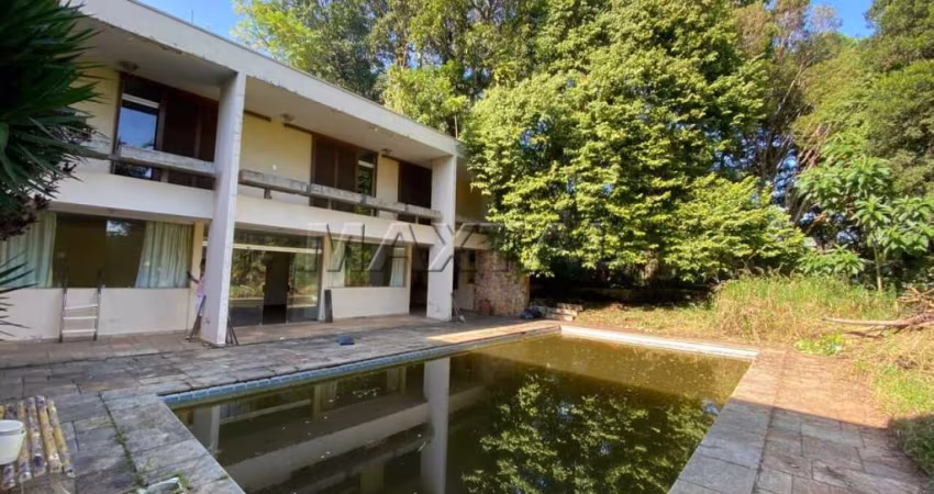 Casa no Tremembé com 892m²,  5 Suítes,  sala estar e jantar, 7 banheiros, 6 vagas