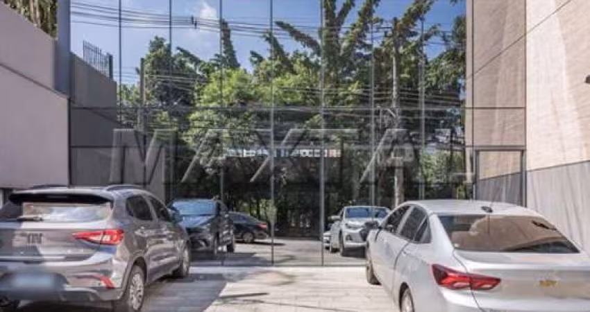 Prédio de 3 pavimentos, estacionamento frontal, mezanino, elevador de 912m² - Pinheiros