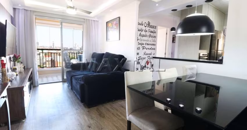 Apartamento 60m² à venda Vila Dom Pedro II, 2 dormitórios, sala com  varanda, 2 banheiros, 2 vagas.