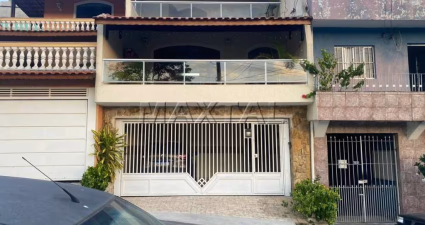Sobrado com 3 dormitórios, 2 banheiros, 2 vagas de  garagem, 135 metros, Vila Francos.