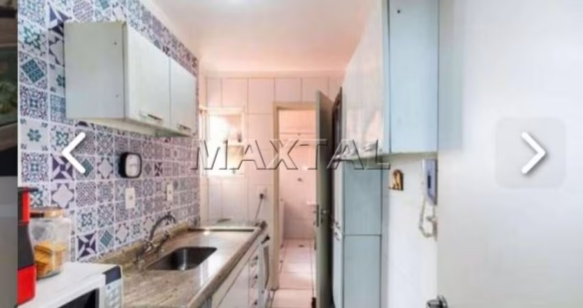 Apartamento de 53m²,  com 2 dormitórios, 1 banheiro, área de serviço com lavanderia e 1 vaga.
