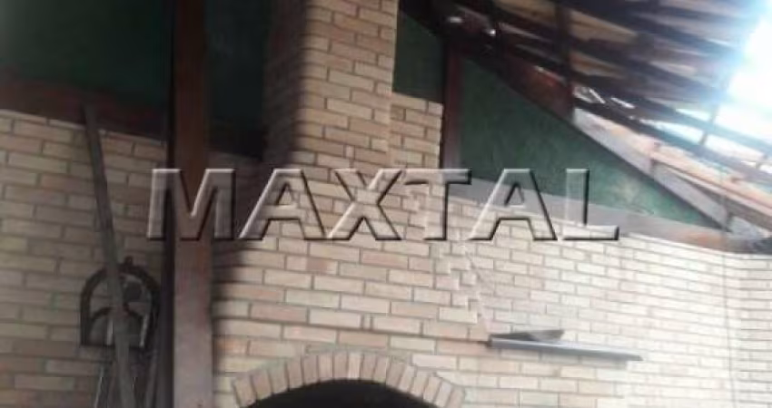 Apartamento à venda na Região do Lauzane. Com 2 dormitórios, sala, cozinha e 1 vaga de garagem.
