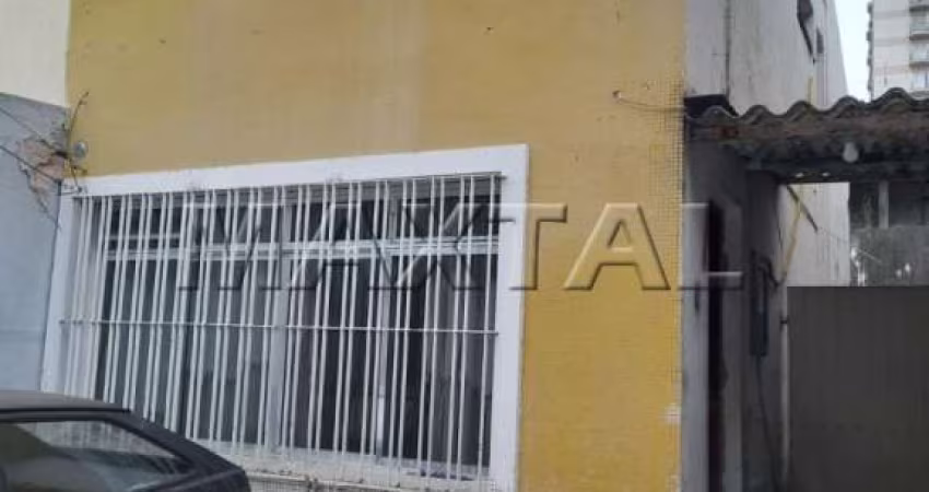 Sobrado Vila Aurora, 124 m², com 2 quartos, 1 ampla cozinha, 1 lavanderia, 2 vagas, 1 banheiro.