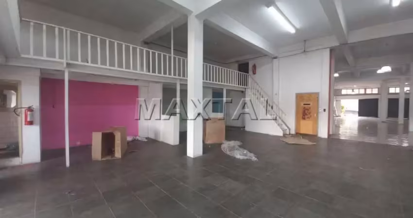 Prédio comercial, subsolo com 535 m², 2 mezaninos com 243 m² cada um, no Imirim.