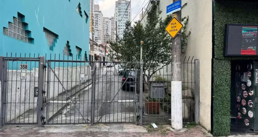 Casa à venda em vila particular em santana, entrada pela rua dr. césar à  400 metros do metrô.