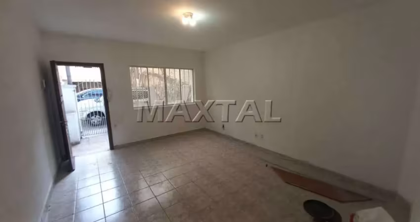 Sobrado em vila tranquila na região de Santana, com 100m², 2 dormitórios, sala, quintal, 1 vaga.