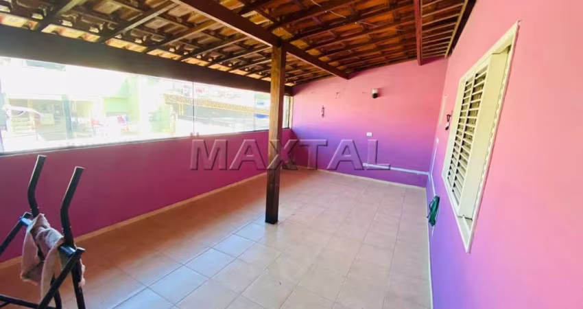 Casa com 4 quartos sendo 1 suite  2 sala vaga pra 4 carro com churrasqueira e fogão a lenha .