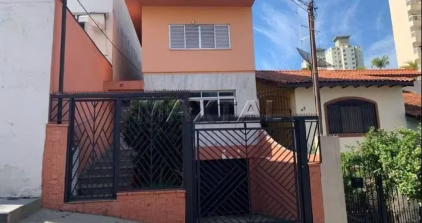Sobrado na Água Fria com 250 metros de terreno. com 3 dormitórios, 1 suíte, e 7 vagas