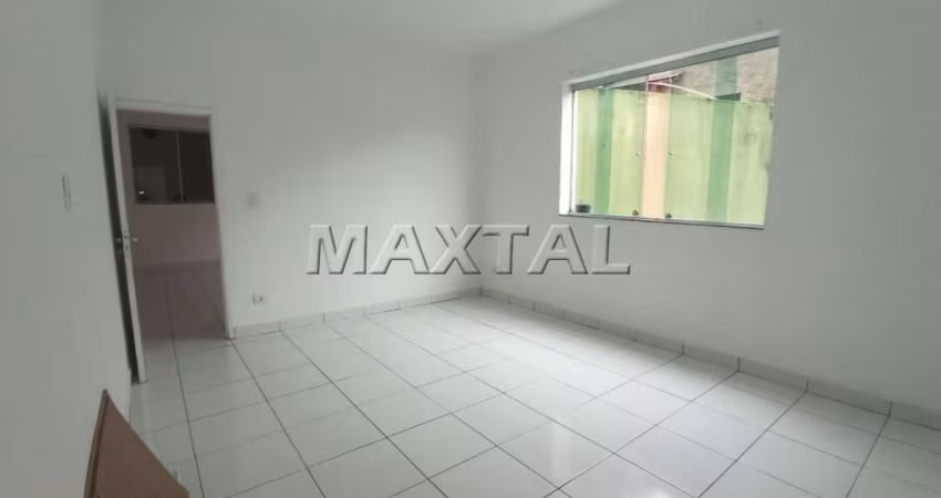 Ampla casa em condomínio fechado estilo apartamento com 2 dormitórios, sala, cozinha, na Casa Verde.