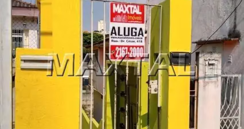 Casa de vila para locação com 2 dormitórios, cozinha, lavanderia a 1 quadra da júlio buono.