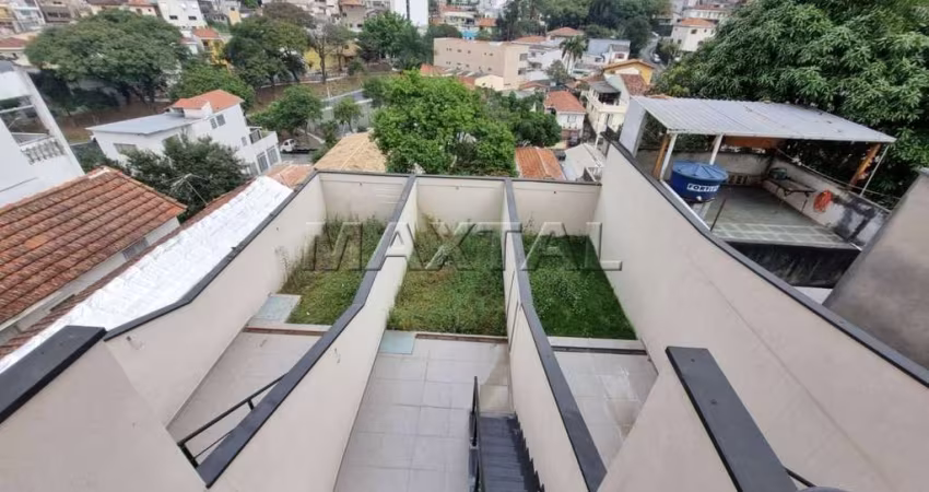 Sobrado à venda, de 135m² com excelente acabamento, amplo imóvel com 3 suítes com varanda e 2 vagas.