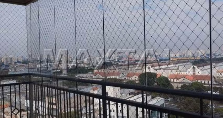 Apartamento à venda de 1 dormitório, 2 banheiros, 1 vaga de garagem com 44m²