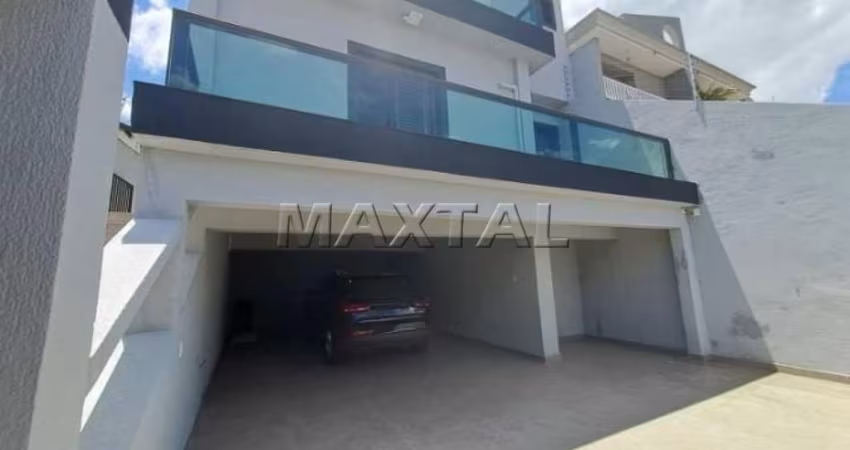 Sobrado em Santana à venda com piscina, 3 suítes, 4 vagas, 2 salas e 5 banheiros.